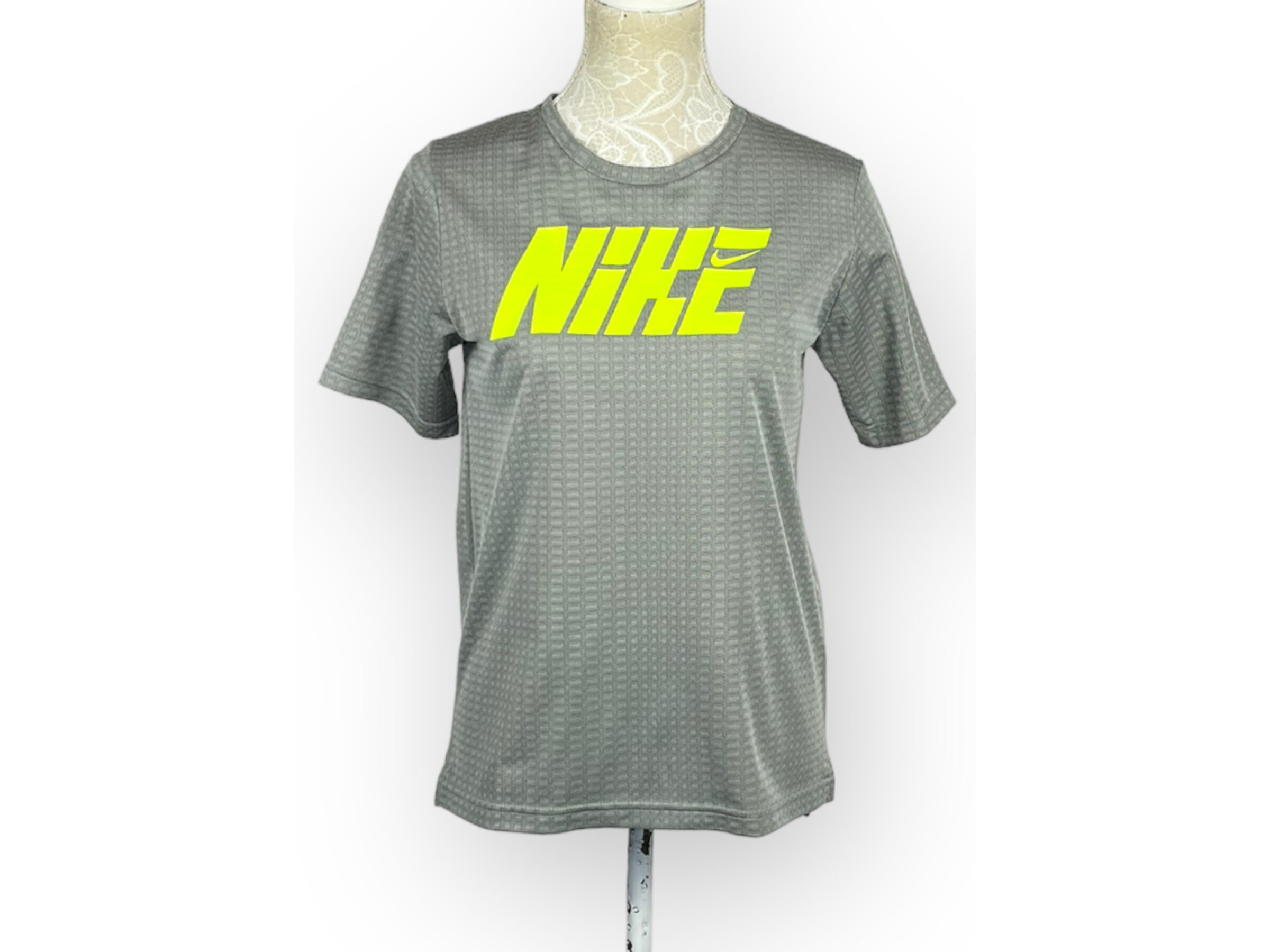 Kép 1/3 - Nike póló (XL/158-170 cm )